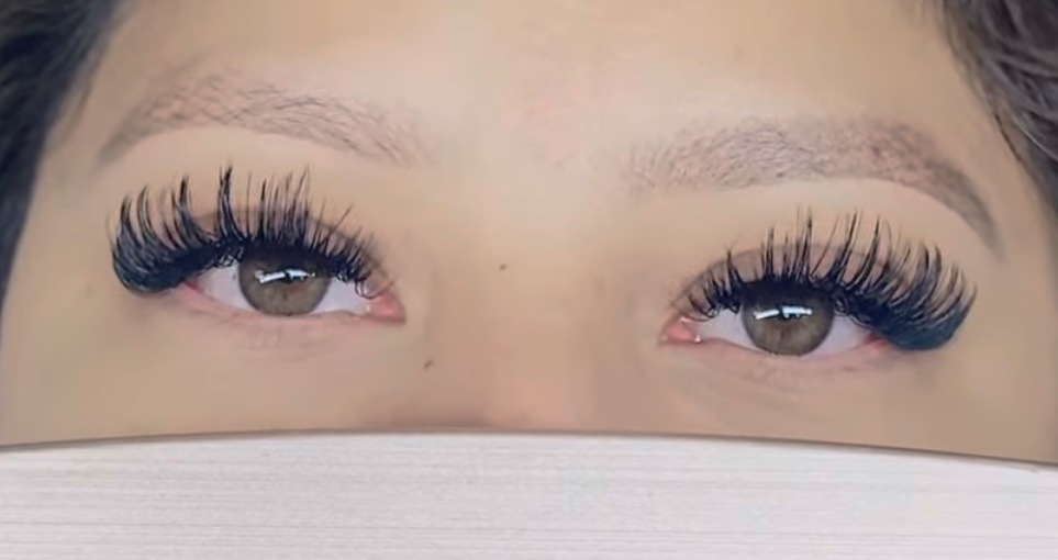 Wet Classic Lashes